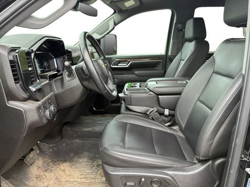 Used 2025 Chevrolet Silverado 3500 LT AWD/4WD image 11