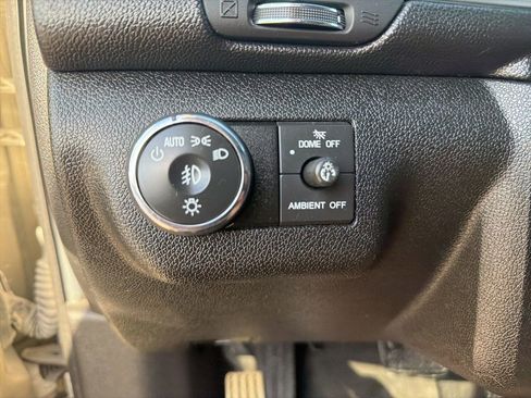 Used 2016 Chevrolet Traverse LT w/ Style and Technology Package FWD image 16