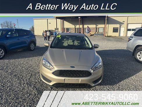 Used 2018 Ford Focus SE w/ Cold Weather Package image 11