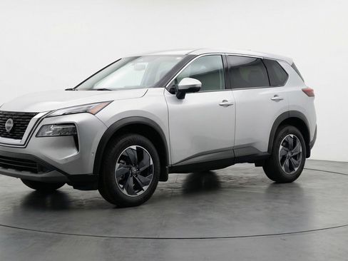 Used 2025 Nissan Rogue SV FWD image 3