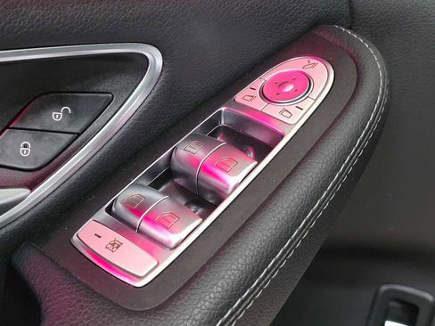 Used 2020 Mercedes-Benz C 300 4MATIC Sedan image 24