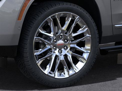 Used 2025 GMC Yukon Denali w/ Denali Reserve Package image 9