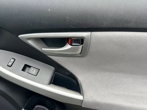 Used 2015 Toyota Prius Two image 21