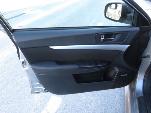 Used 2011 Subaru Legacy 2.5i Premium image 24