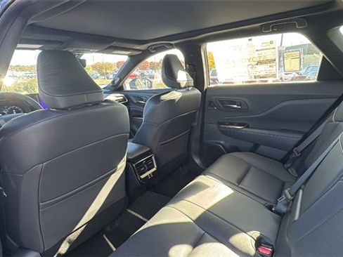 New 2025 Toyota Crown Signia image 9