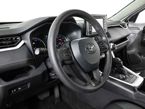 Used 2022 Toyota RAV4 LE image 4