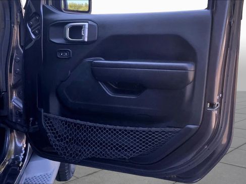 Used 2018 Jeep Wrangler Unlimited Sport S AWD/4WD image 22