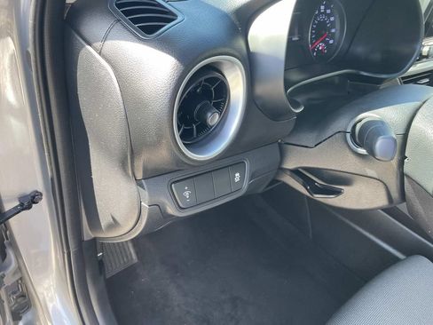 Used 2024 Kia Forte LXS FWD image 18
