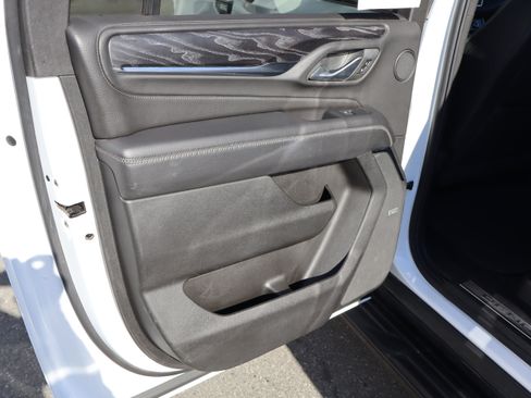 Certified 2024 GMC Yukon XL Denali image 31