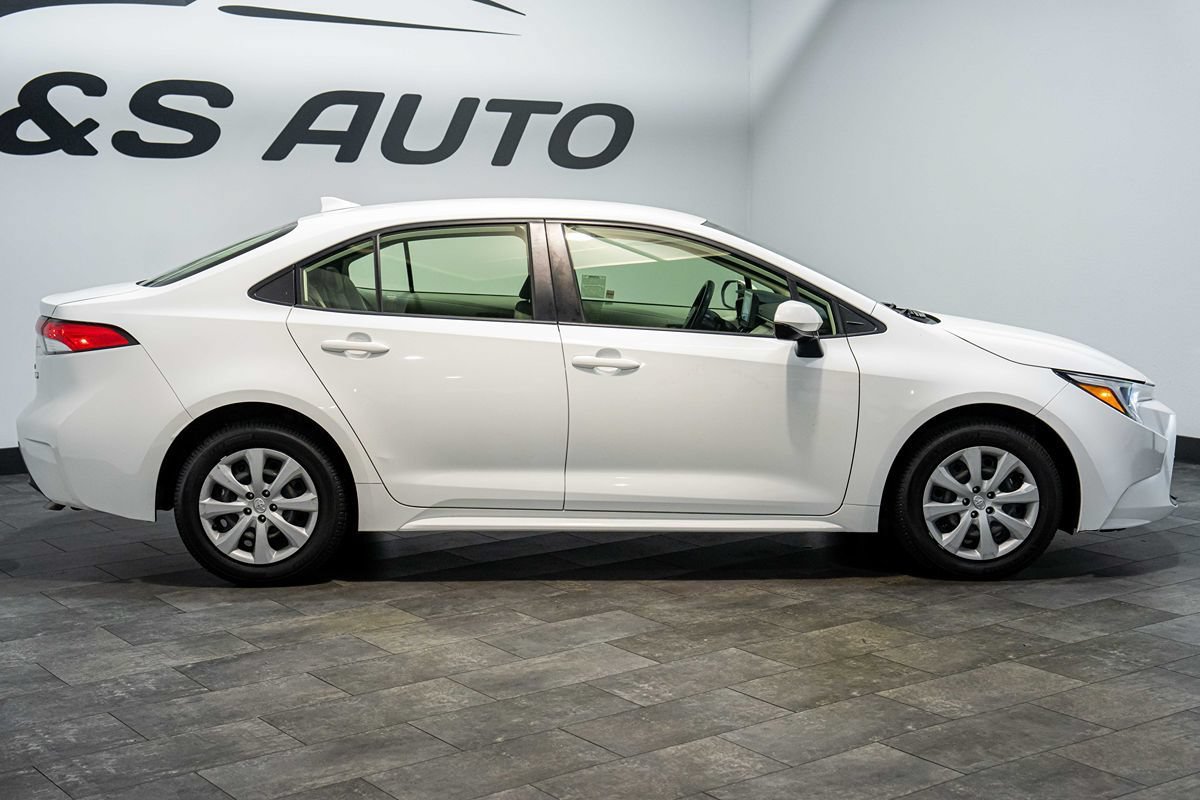 Used 2023 Toyota Corolla LE FWD image 8