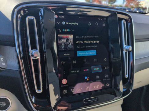 New 2026 Volvo XC40 B5 Ultra w/ Protection Package Premier image 18