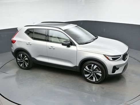 Used 2023 Volvo XC40 B5 Plus w/ Protection Package Premier AWD/4WD image 41