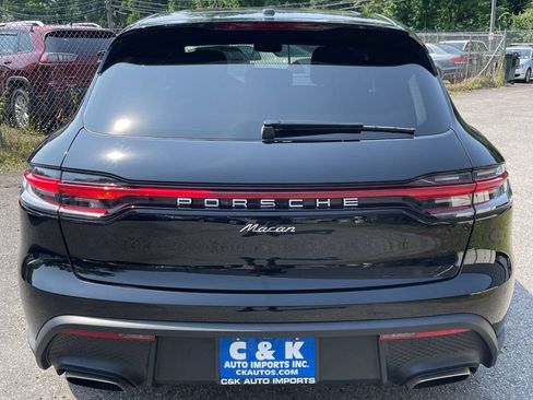 Used 2025 Porsche Macan AWD/4WD image 4