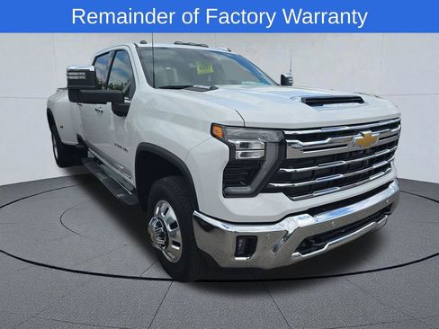 Used 2025 Chevrolet Silverado 3500 LTZ w/ LTZ Plus Package AWD/4WD image 3