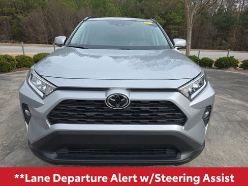 Used 2021 Toyota RAV4 XLE Premium image 12