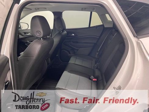 New 2025 Chevrolet Trax LT w/ Sunroof Package image 30
