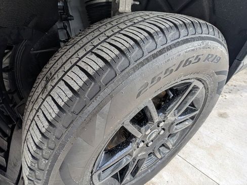 Used 2024 Land Rover Defender 110 S image 46