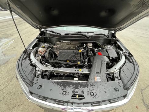 Used 2025 Chevrolet Trax LT w/ Driver Confidence Package image 28