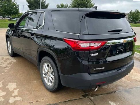 Used 2020 Chevrolet Traverse LS FWD image 7