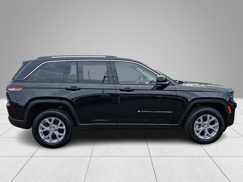 Used 2023 Jeep Grand Cherokee Limited AWD/4WD image 8