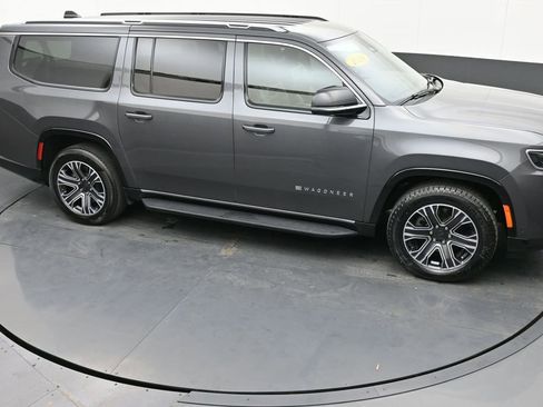 Used 2024 Jeep Wagoneer L Series II w/ Flexible Seating Group image 32