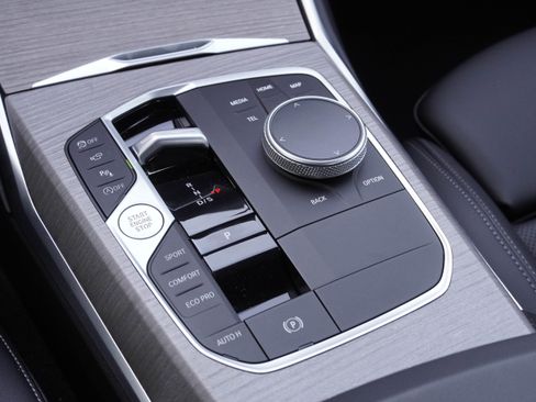 Certified 2025 BMW 330i Sedan RWD image 28