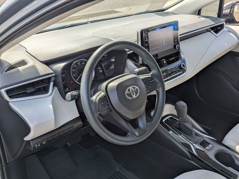 Used 2020 Toyota Corolla LE FWD image 12