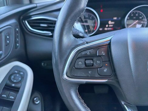 Used 2022 Buick Encore GX Essence w/ Sport Touring Package FWD image 12