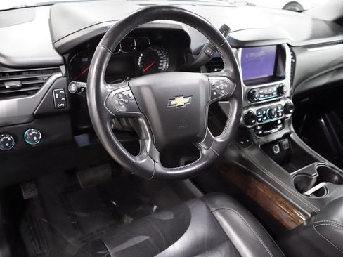Used 2020 Chevrolet Suburban LT AWD/4WD image 12