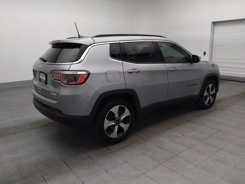 Used 2018 Jeep Compass Latitude w/ Popular Equipment Group FWD image 10