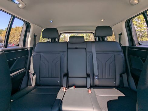 Used 2025 Hyundai Santa Fe XRT image 10