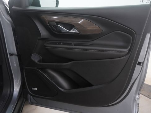 Used 2023 GMC Terrain Denali image 9
