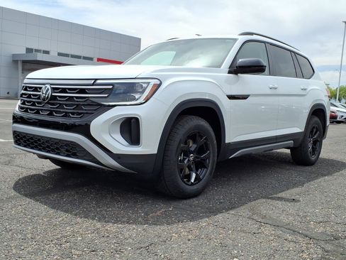 New 2026 Volkswagen Atlas Peak Edition AWD/4WD image 3