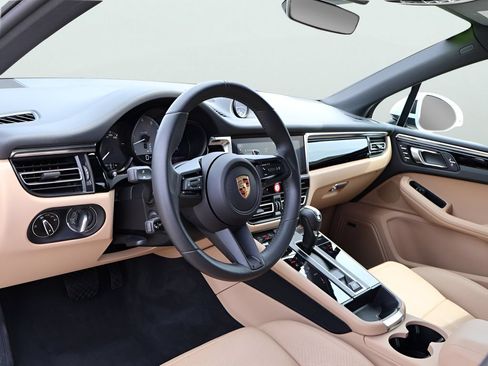 Used 2024 Porsche Macan S AWD/4WD image 4