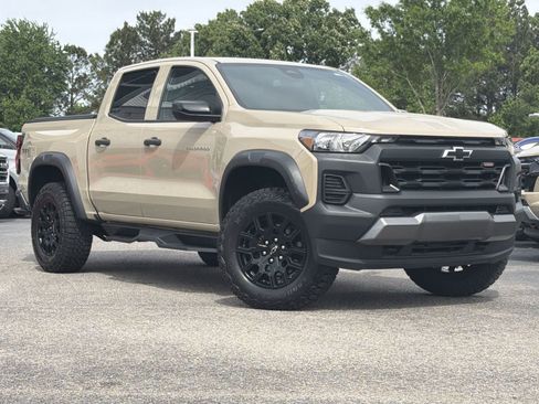 Used 2024 Chevrolet Colorado Trail Boss w/ Advanced Trailering Package image 2