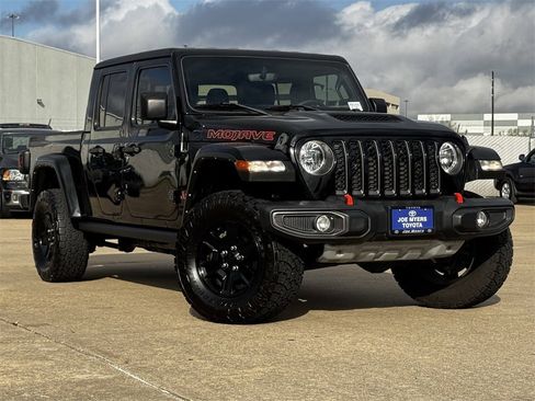 Used 2022 Jeep Gladiator Mojave image 2
