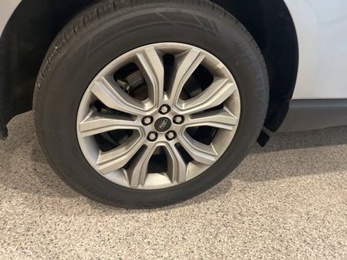Used 2024 Ford Edge Titanium image 6