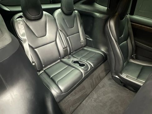 Used 2018 Tesla Model X 75D image 21