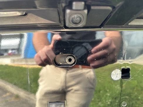 Used 2023 Toyota Highlander XLE image 13