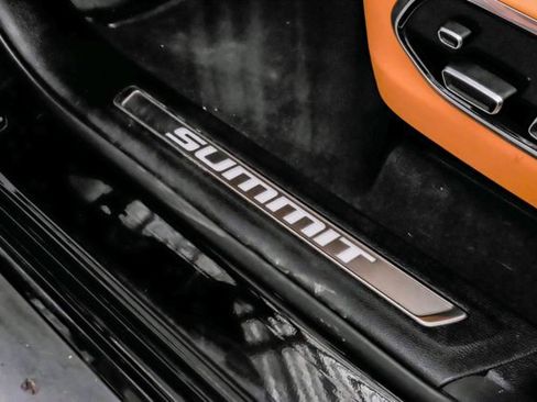 Used 2022 Jeep Grand Cherokee Summit AWD/4WD image 49