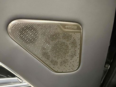 Used 2025 Land Rover Range Rover Long Wheelbase Autobiography image 73