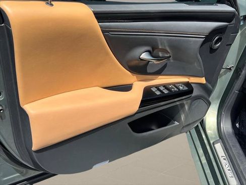 Certified 2023 Lexus ES 350 w/ Accessory Package (Z2) FWD image 10