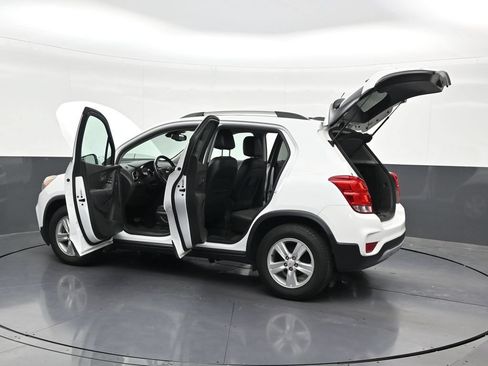 Used 2019 Chevrolet Trax LT w/ LT Convenience Package FWD image 34