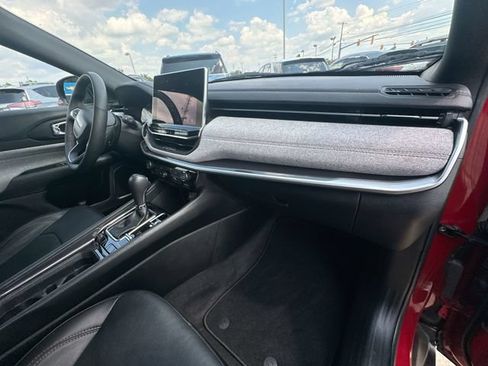 Used 2023 Jeep Compass Latitude AWD/4WD image 30