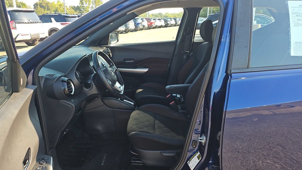 Used 2018 Nissan Kicks SR FWD image 4