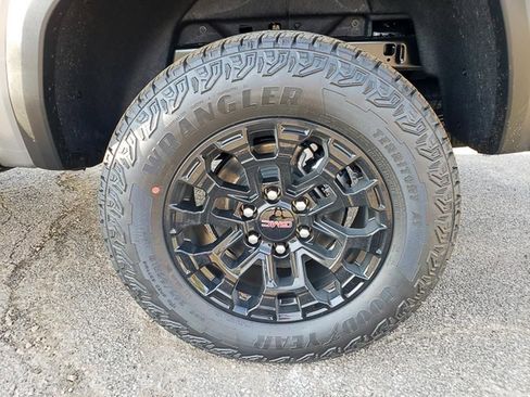 New 2026 GMC Canyon Elevation w/ Convenience Package image 12