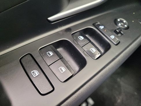 Used 2025 Hyundai Elantra SE FWD image 27