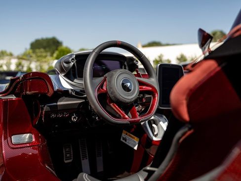 Used 2021 McLaren Elva RWD image 9
