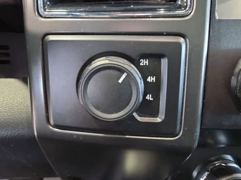 Used 2020 Ford F150 XLT w/ Equipment Group 302A Luxury AWD/4WD image 30