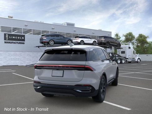 New 2026 Lincoln Nautilus Premier image 8